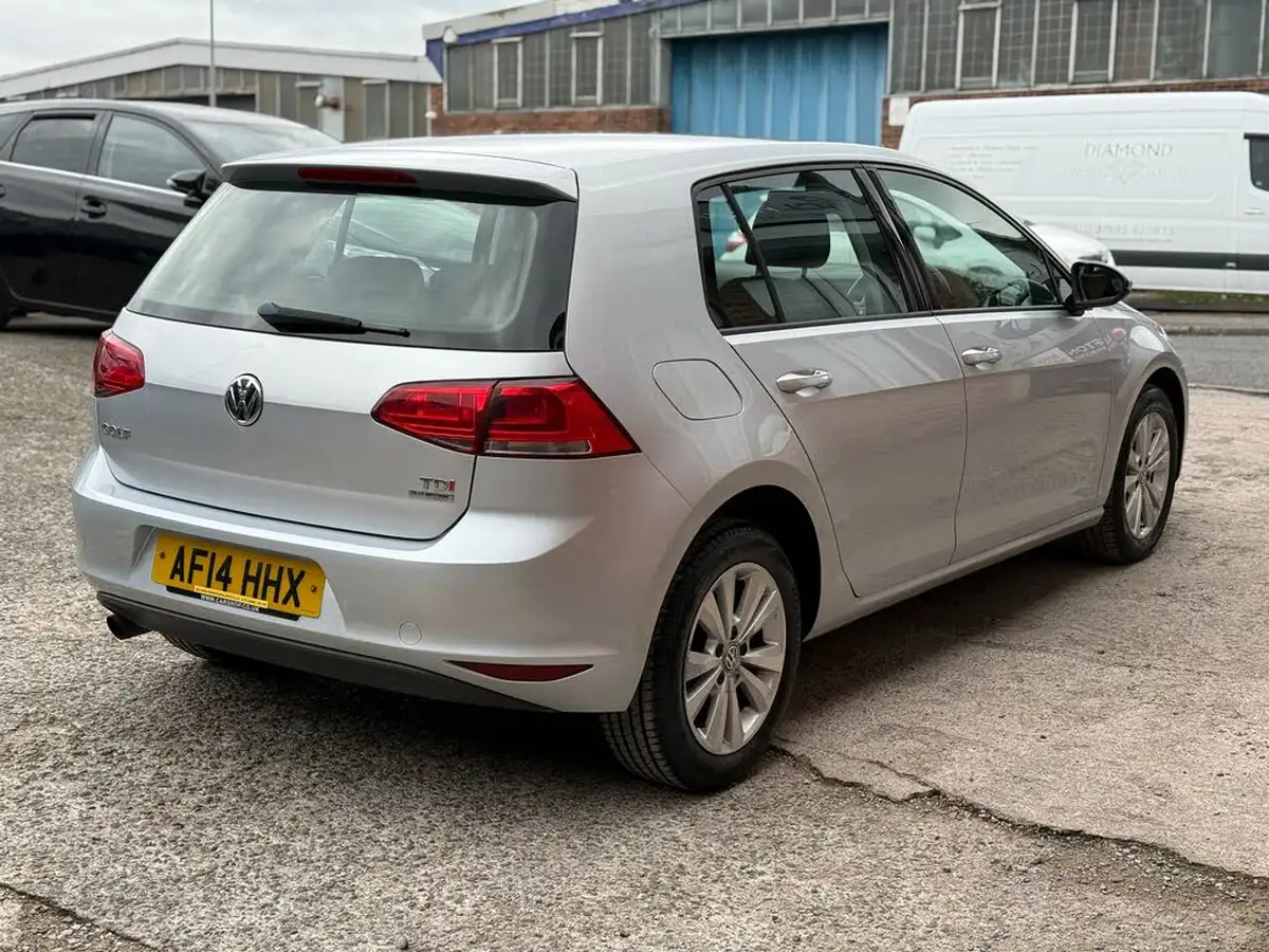 2014-volkswagen-golf-16tdi-se-ss-hatchback-5d-big-7