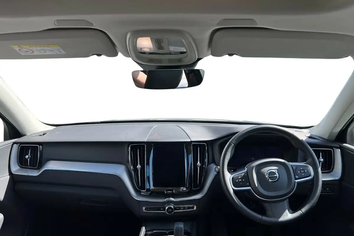 2022-volvo-xc60-20-b5-core-big-5