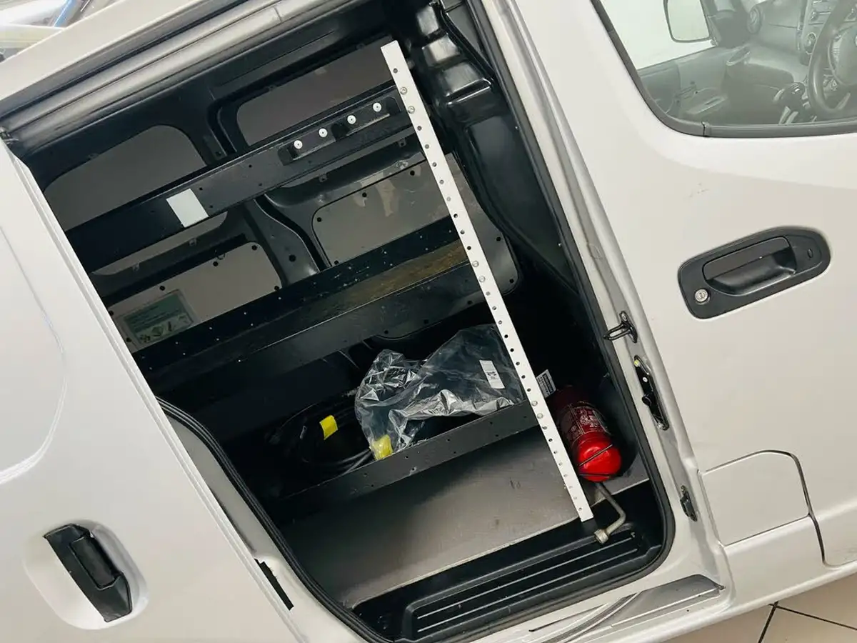 2019-nissan-env200-e-acenta-panel-van-auto-big-21