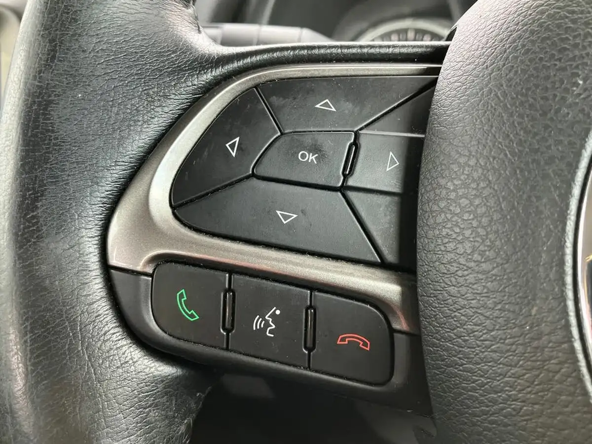 2019-jeep-renegade-10-gse-limited-big-15