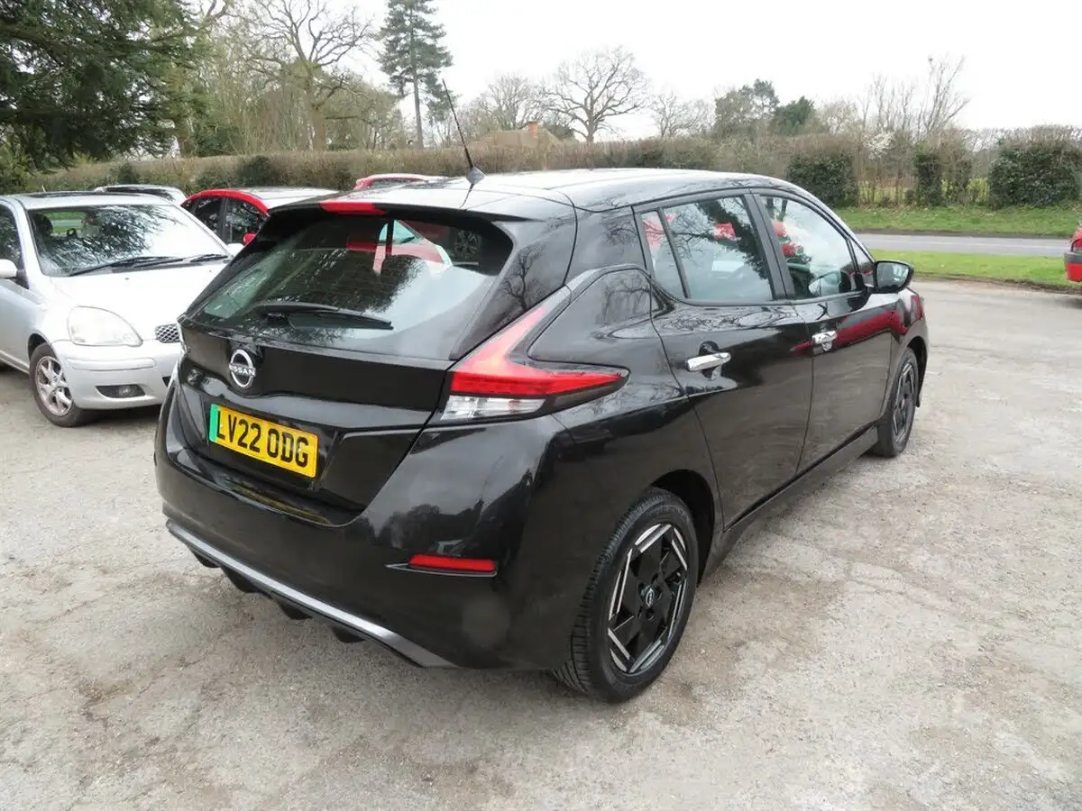 2022-nissan-leaf-e-acenta-39kwh-big-7