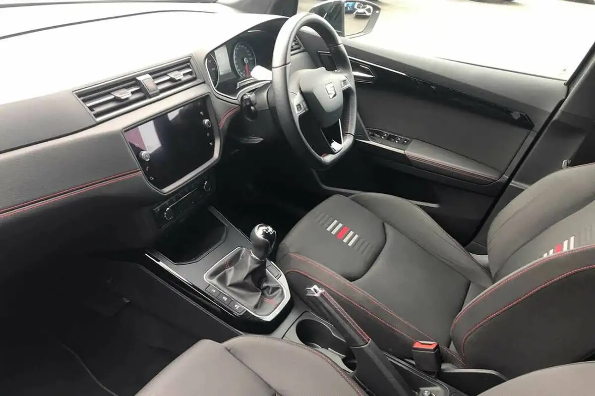 2018-seat-arona-10-tsi-fr-big-1