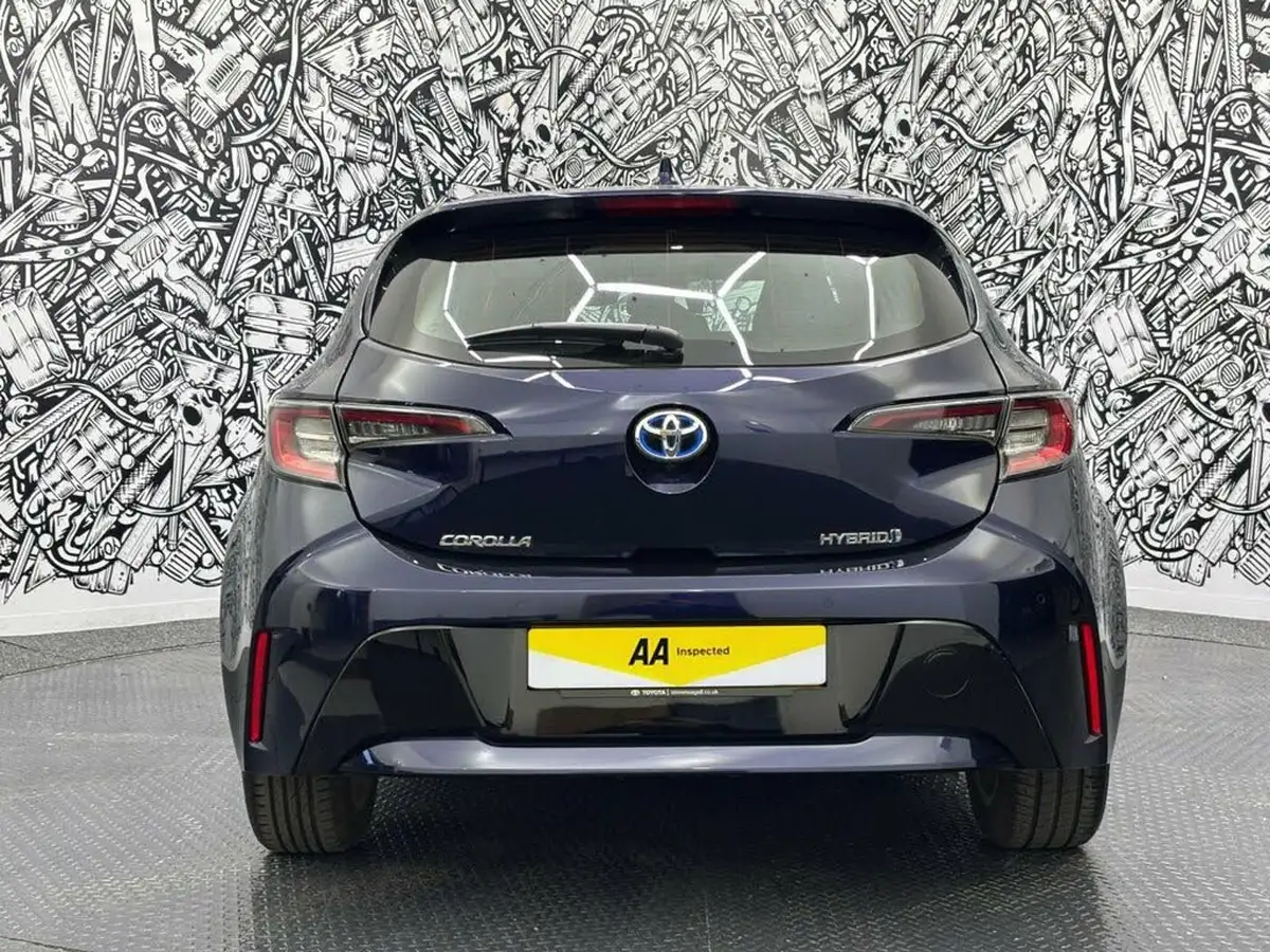 2022-toyota-corolla-18-vvt-i-icon-tech-trk-hatchback-5d-big-7