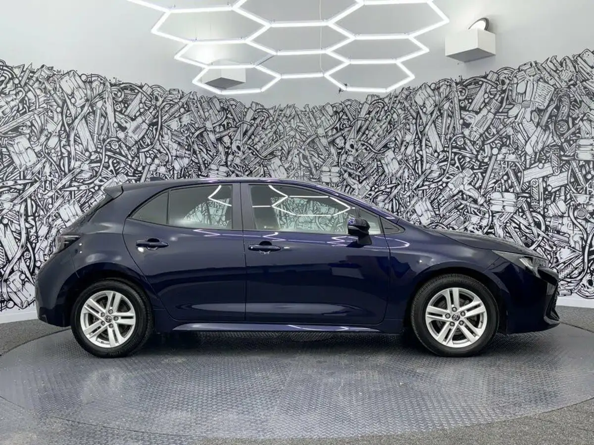 2022-toyota-corolla-18-vvt-i-icon-tech-trk-hatchback-5d-big-11