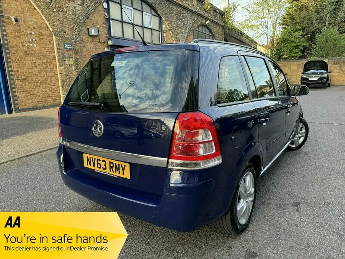 2014-vauxhall-zafira-18-exclusiv-120ps-big-10