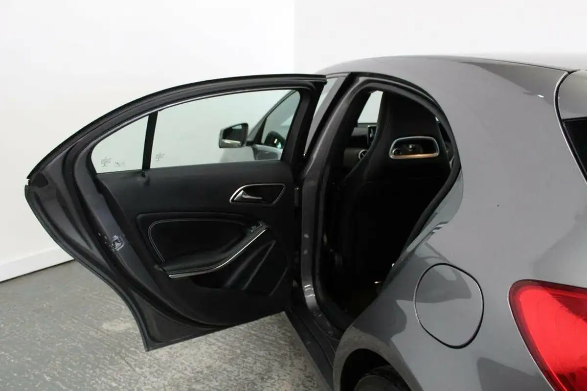 2015-mercedes-benz-a-class-15-cdi-a180-sport-109ps-7g-dct-big-19