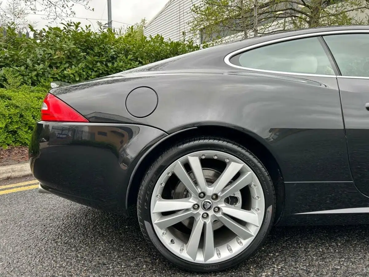 2010-jaguar-xk-50-portfolio-coupe-big-13