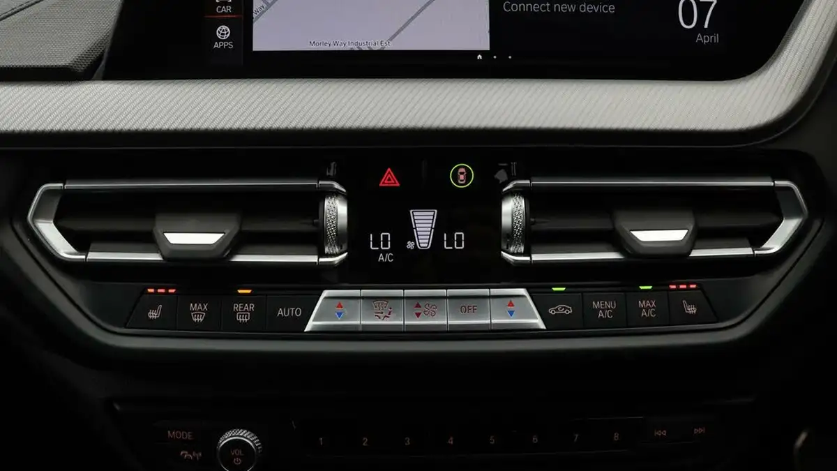 2022-bmw-1-series-15-118i-m-sport-lcp-dct-big-12