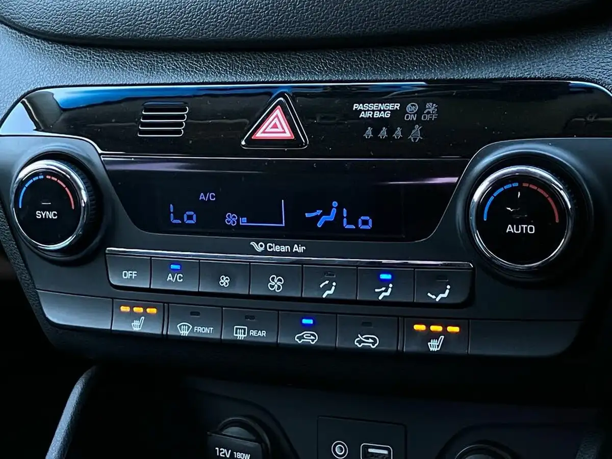 2016-hyundai-tucson-20crdi-blue-drive-se-nav-big-11