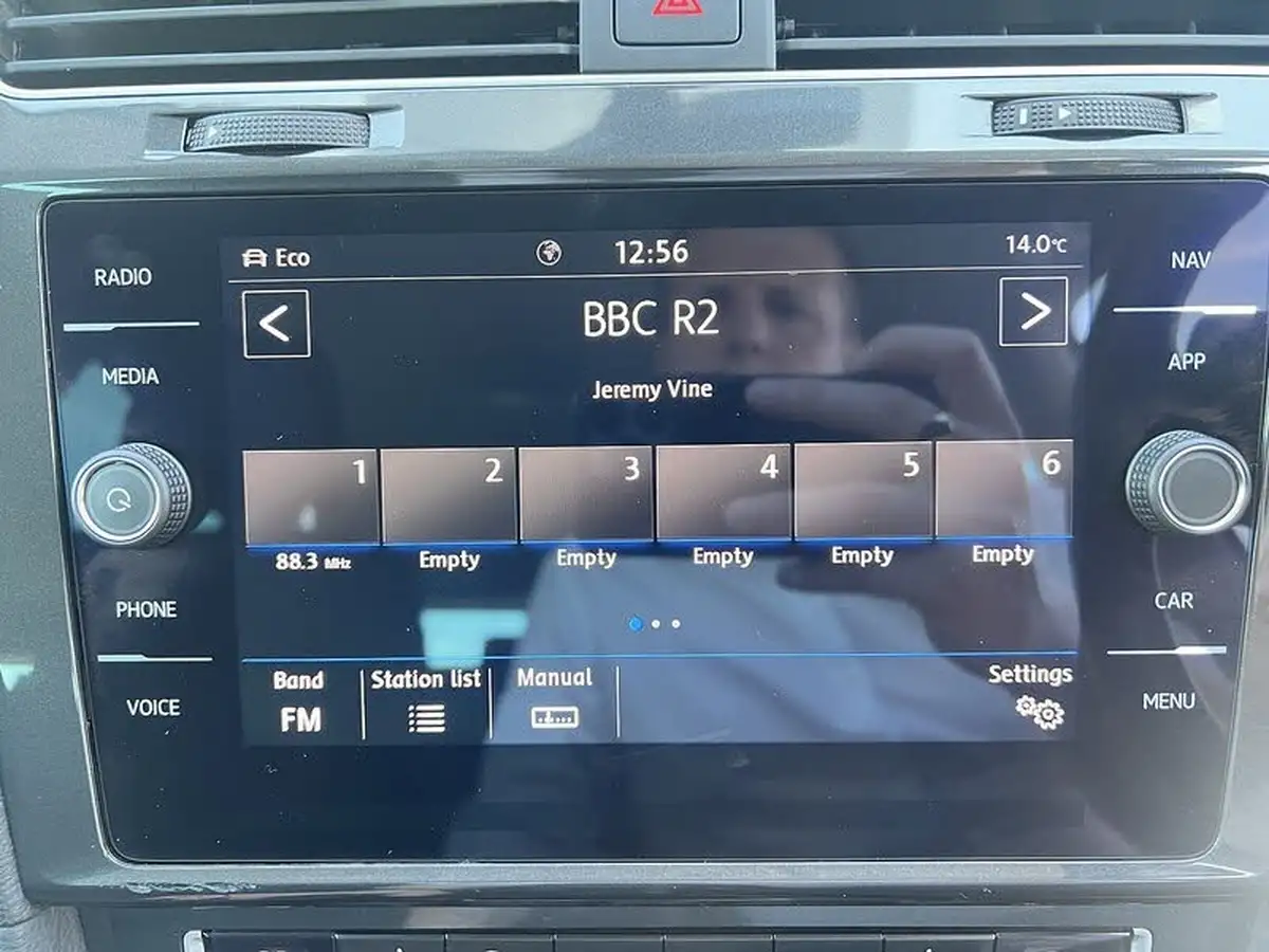 2019-volkswagen-golf-16tdi-match-edition-estate-big-30