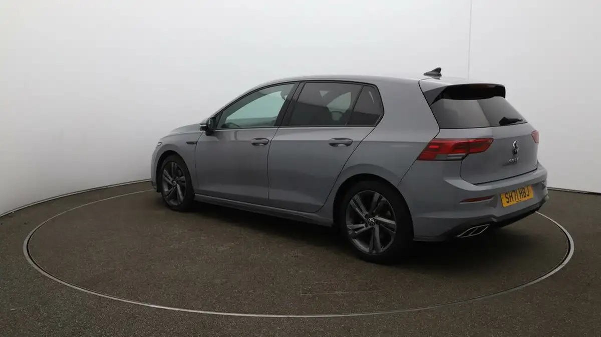 2021-volkswagen-golf-big-58
