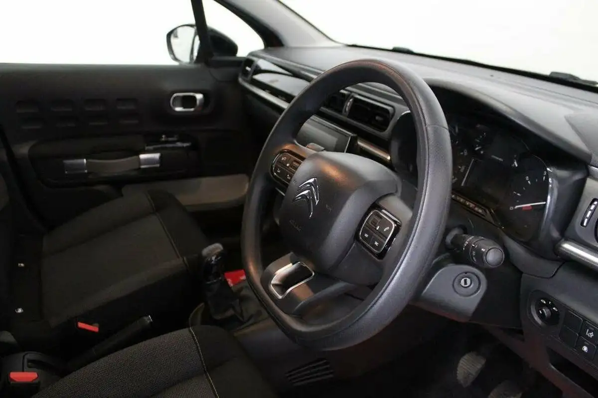 2017-citroen-c3-12-puretech-feel-82ps-big-31