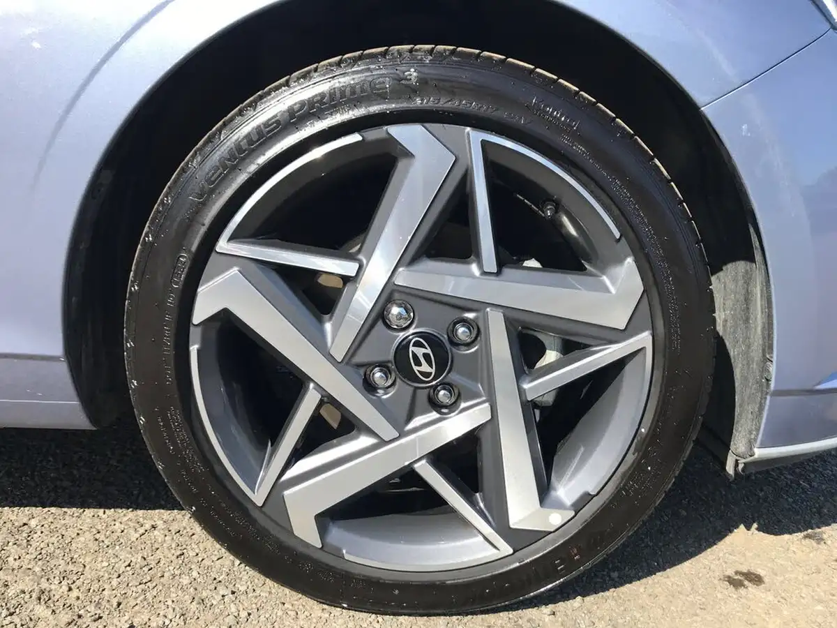 2025-hyundai-i20-10-t-gdi-premium-big-11