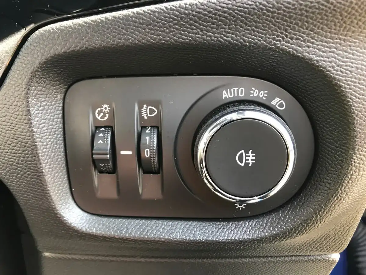2020-vauxhall-corsa-12i-se-big-27