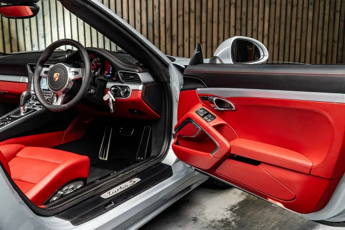 2014-porsche-911-38-turbo-s-coupe-big-31