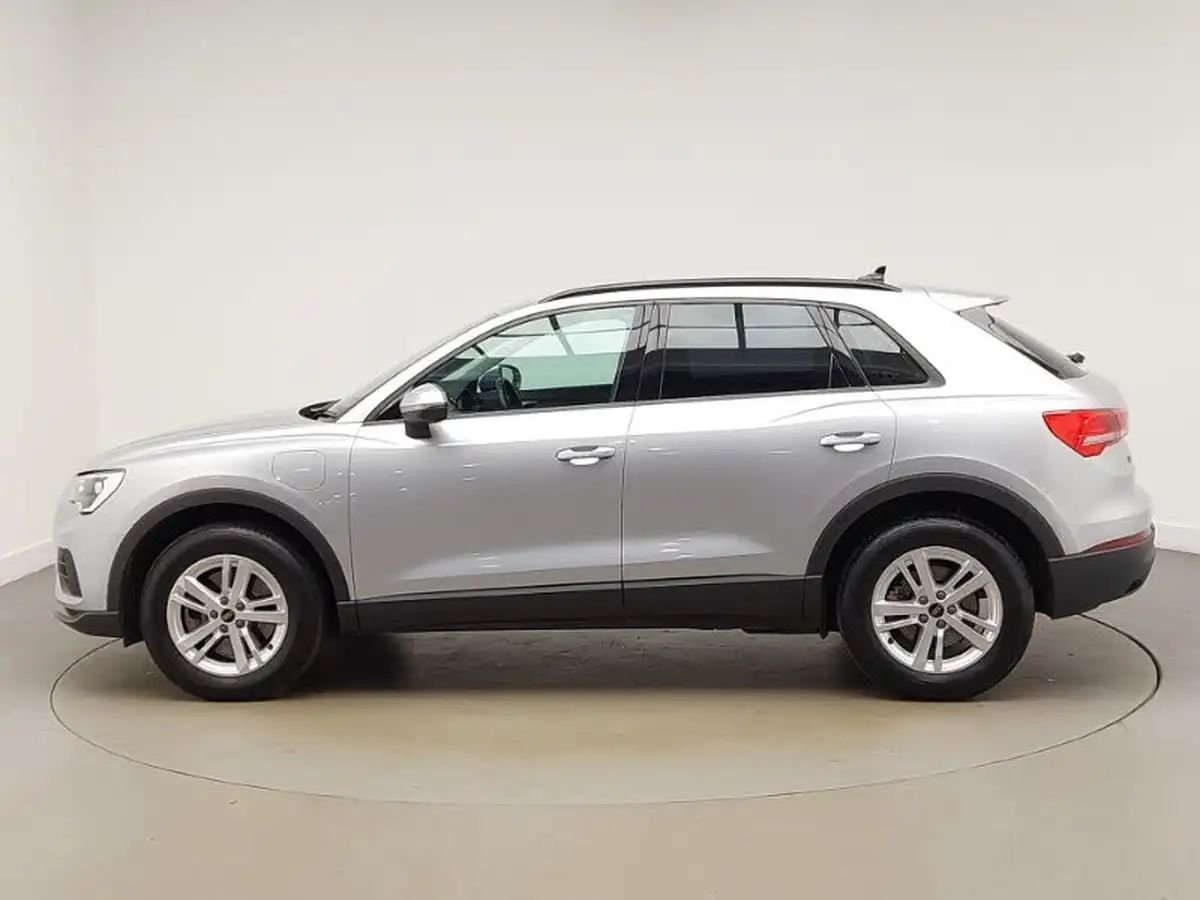 2023-audi-q3-14-45-tfsi-e-technik-big-3