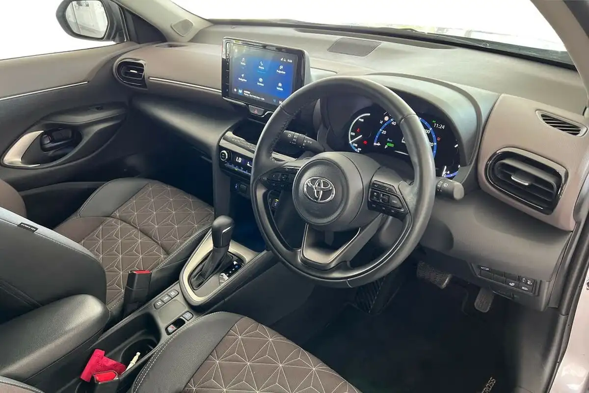 2023-toyota-yaris-cross-15-vvt-i-excel-awd-i-big-6