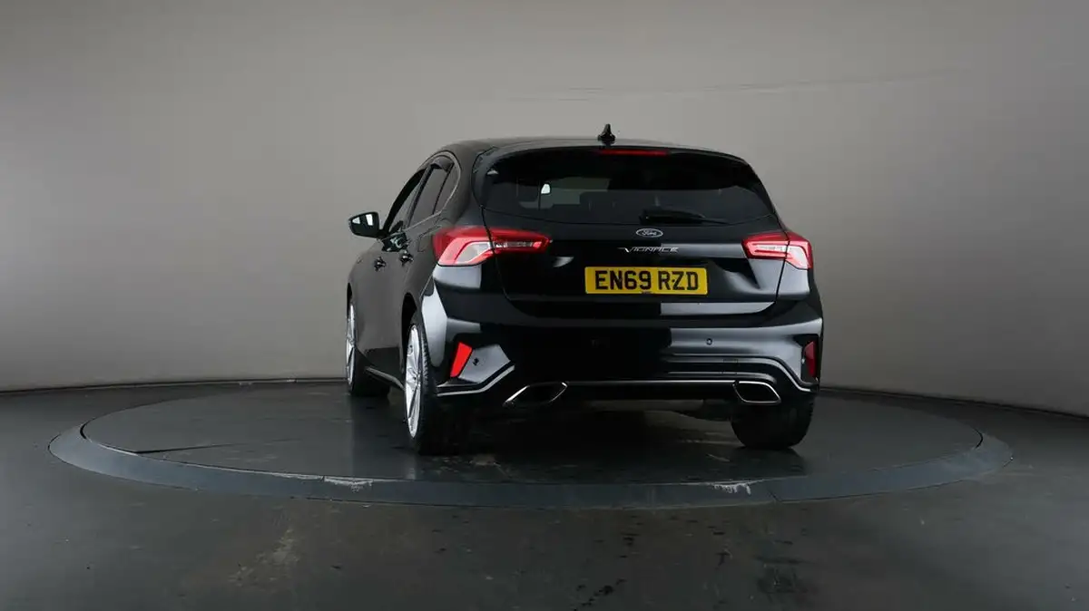 2020-ford-focus-15-vignale-hatchback-big-31