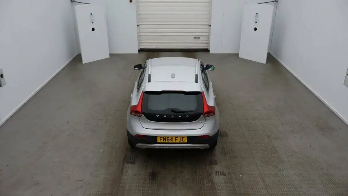 2014-volvo-v40-16td-d2-cross-country-lux-powershift-big-1