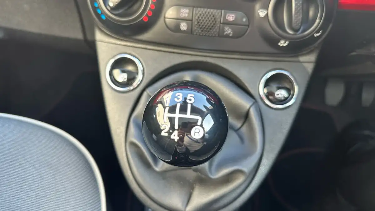 2019-fiat-500-12-lounge-ss-big-19