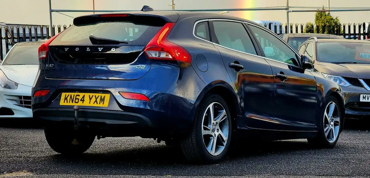 2014-volvo-v40-16td-d2-se-lux-powershift-big-2