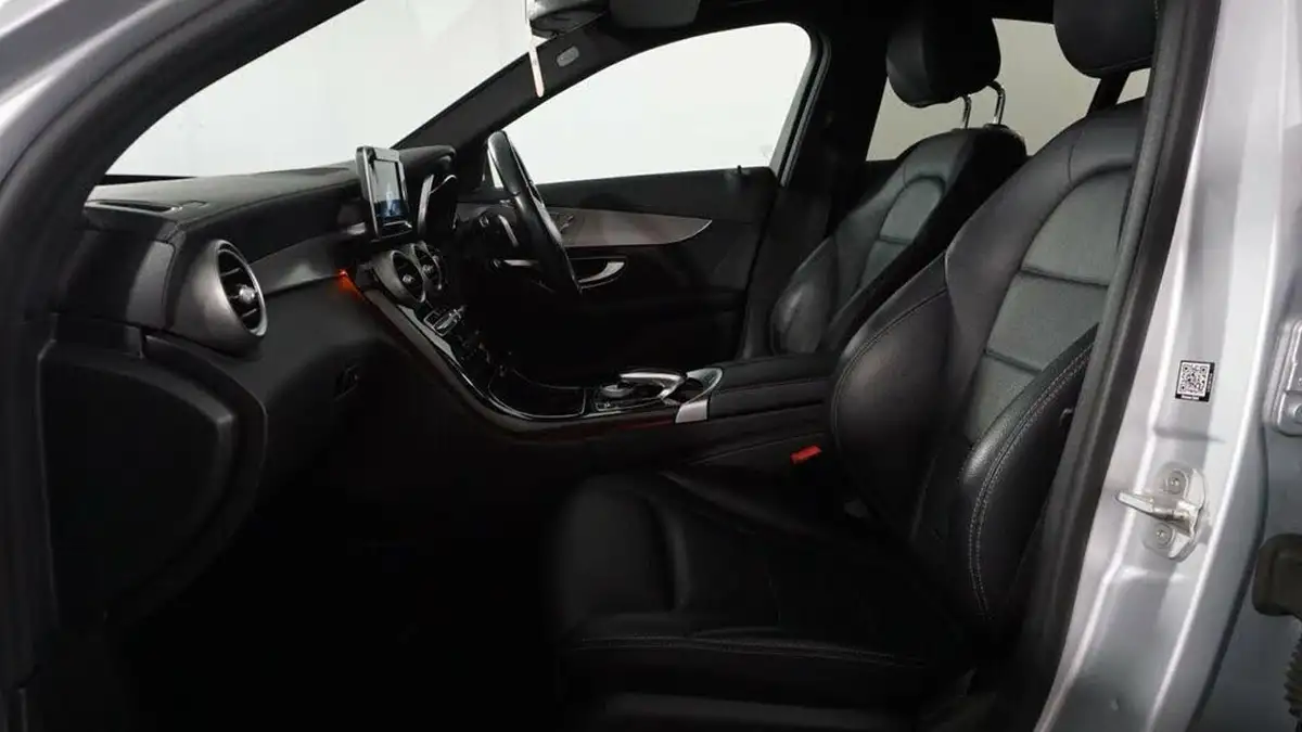 2015-mercedes-benz-c-class-21cdi-c220-amg-line-premiumss-saloon-4d-7g-tronic-plus-big-10
