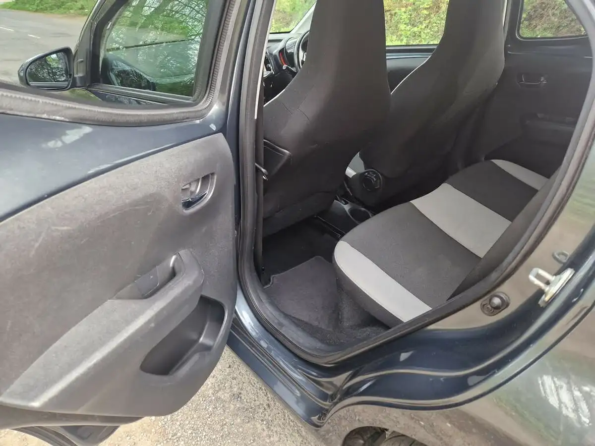 2018-toyota-aygo-10-vvt-i-x-press-71bhp-x-shift-big-13