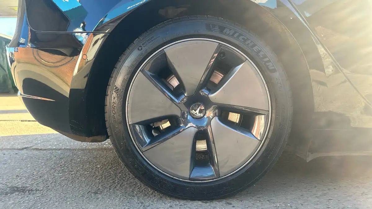 2021-tesla-model-3-e-long-range-awd-big-18