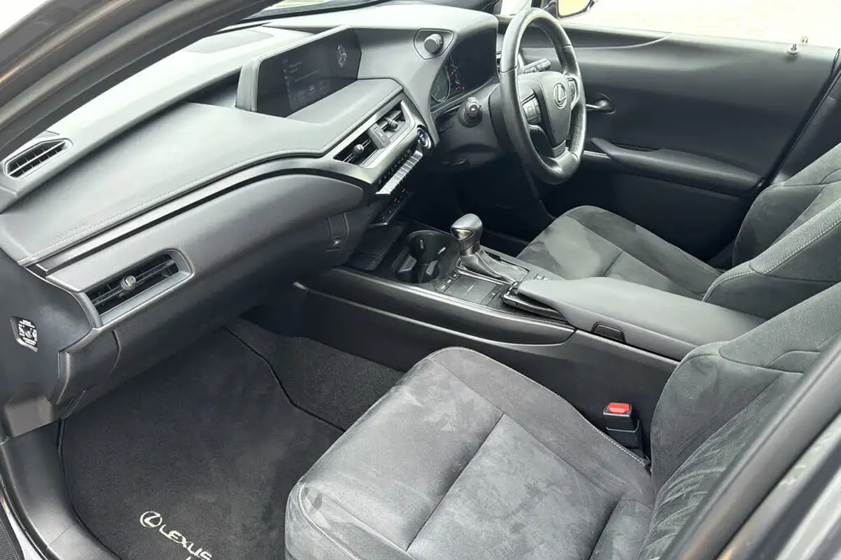 2020-lexus-ux-250h-20-ux-premium-pack-with-navigation-big-9