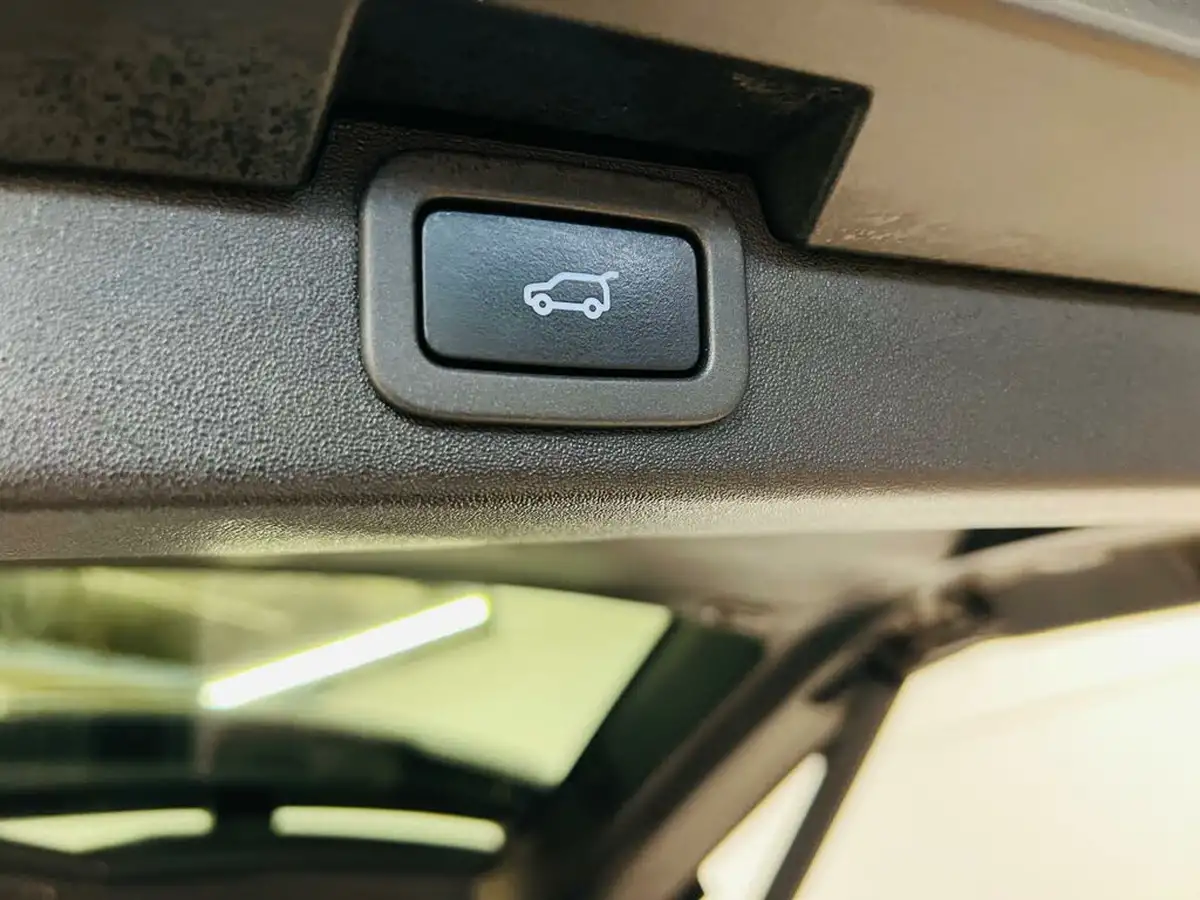 2019-land-rover-discovery-20-sd4-hse-big-19