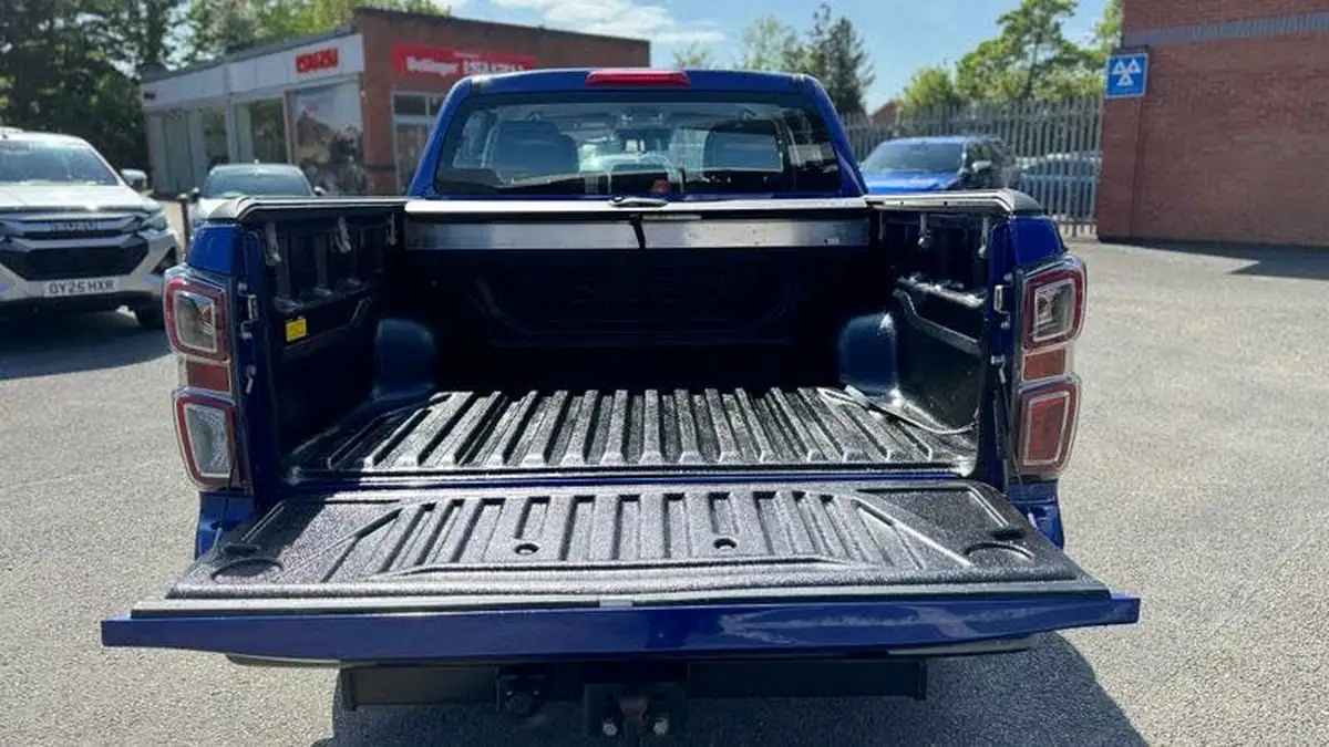 2022-isuzu-d-max-19td-dl40-pick-up-big-6