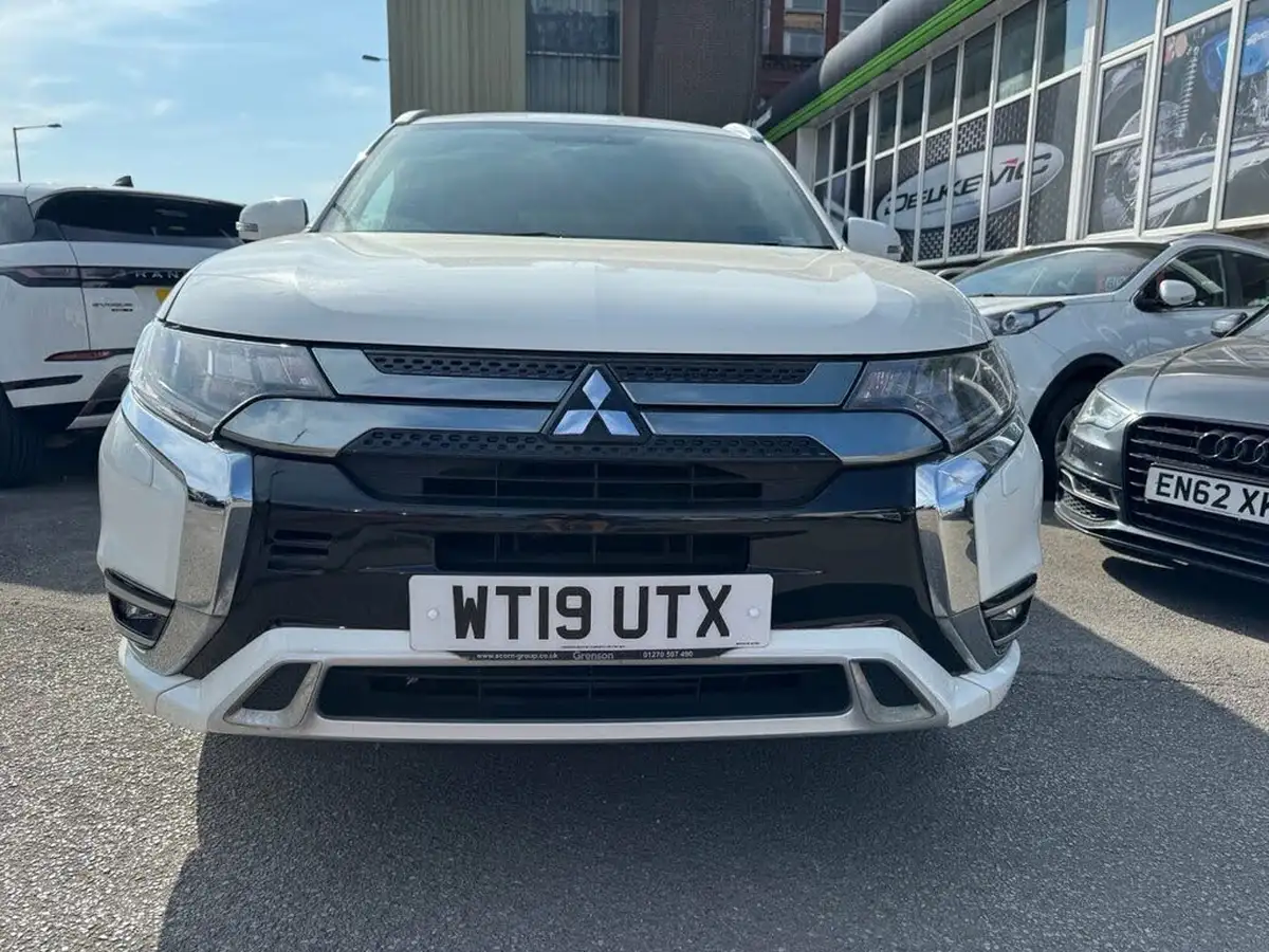 2019-mitsubishi-outlander-24-4h-phev-big-2