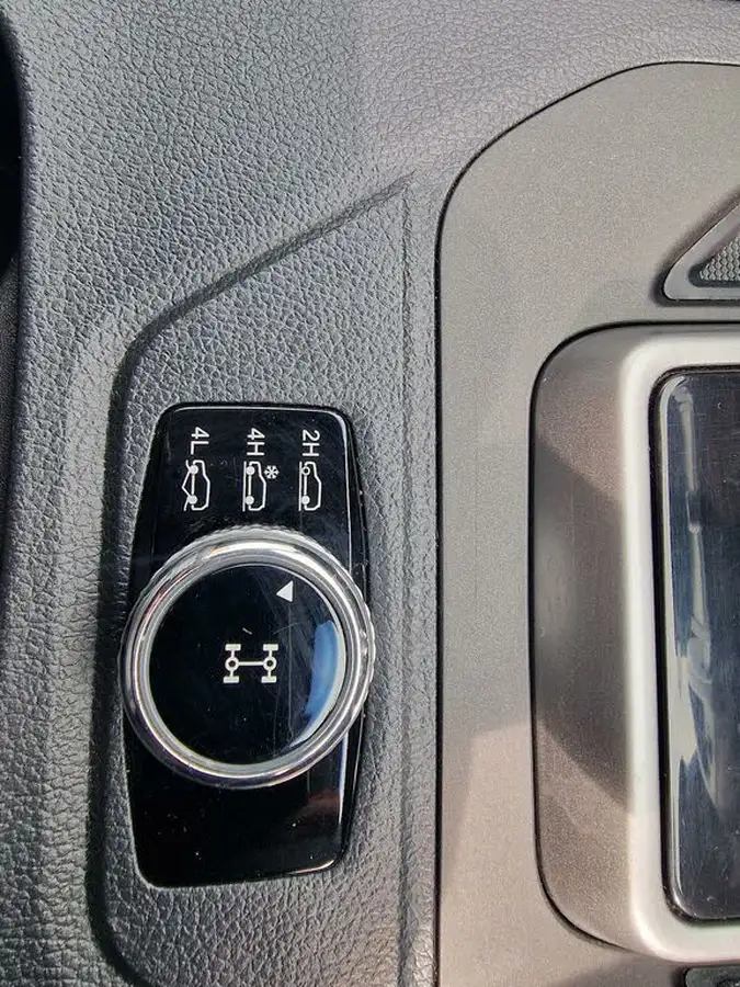 2019-kgm-ssangyong-musso-22td-rebel-auto-big-14