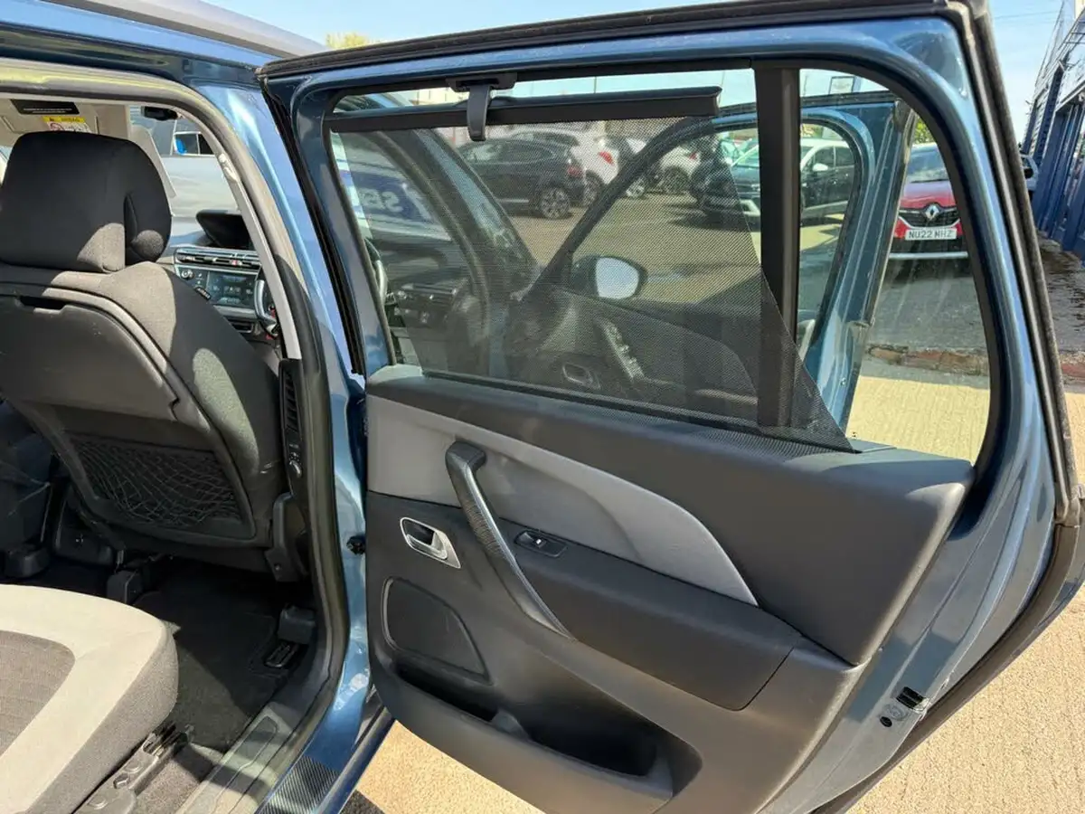 2014-citroen-grand-c4-picasso-16e-hdi-exclusive-big-16