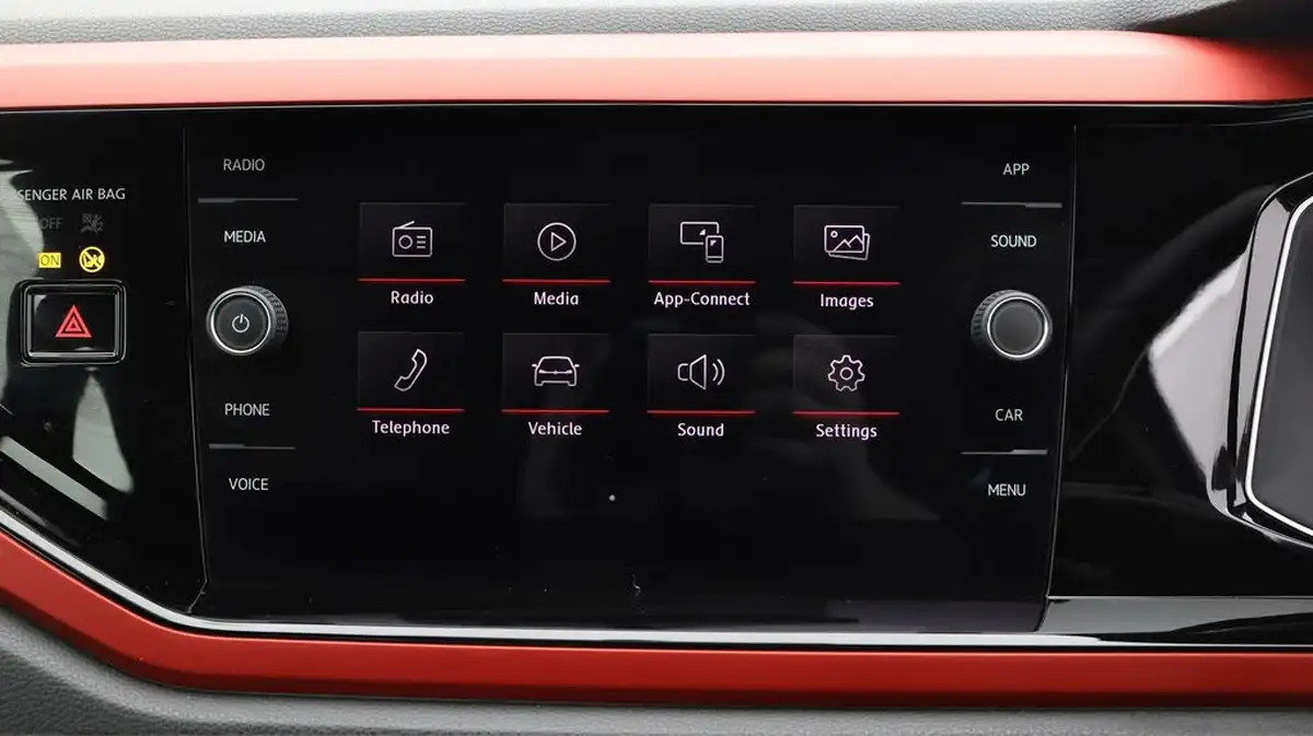 2019-volkswagen-polo-20-tsi-gti-big-10
