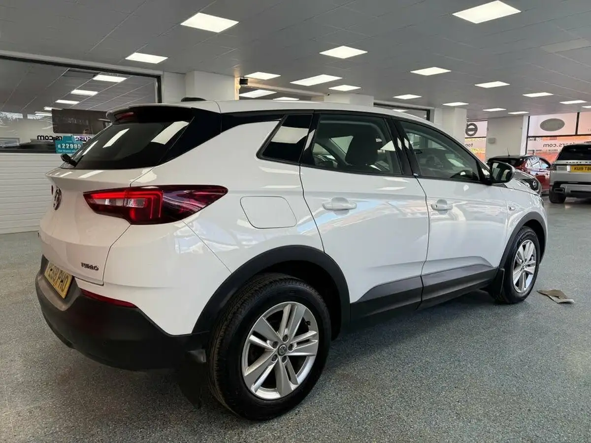 2018-vauxhall-grandland-x-12-se-130ps-big-1