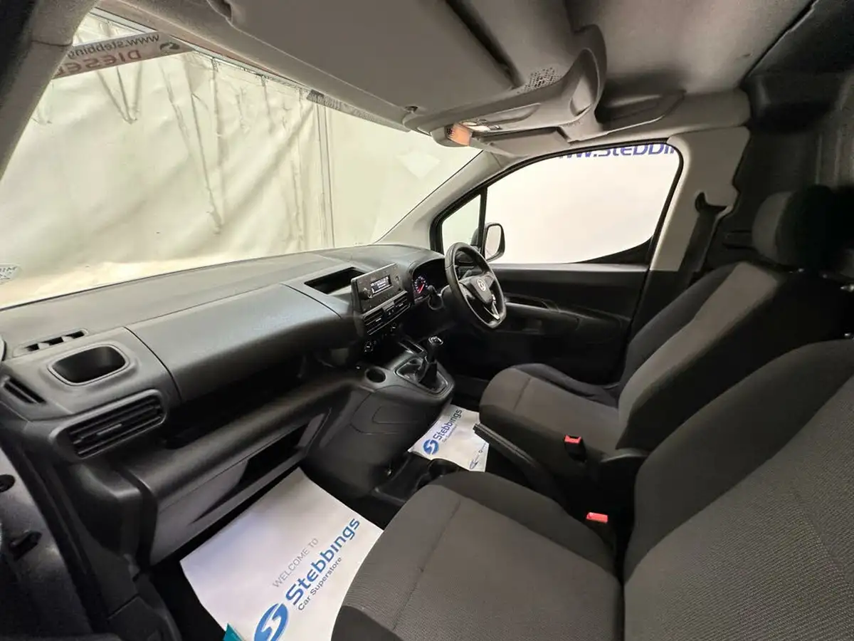 2019-vauxhall-combo-16cdti-edition-2000-100pseu6-big-17