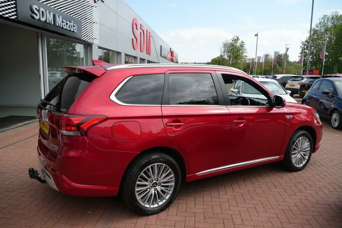2021-mitsubishi-outlander-24-dynamic-phev-big-13