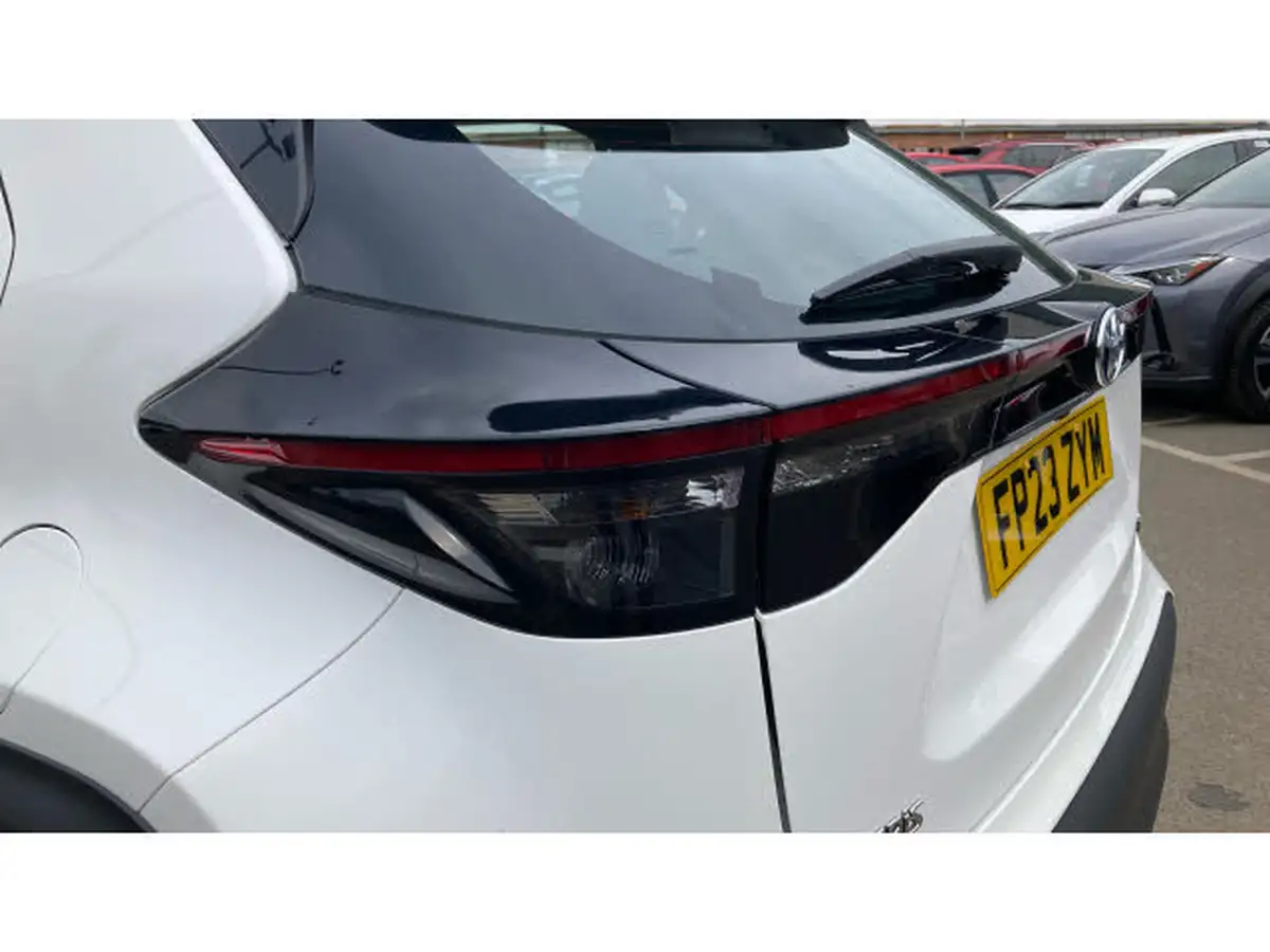 2023-toyota-yaris-cross-15-vvt-i-icon-big-22