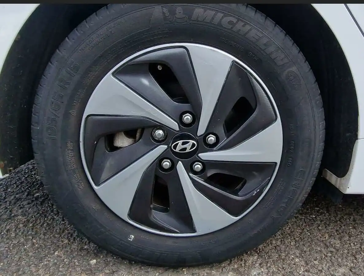 2017-hyundai-ioniq-16-gdi-se-hybrid-big-9