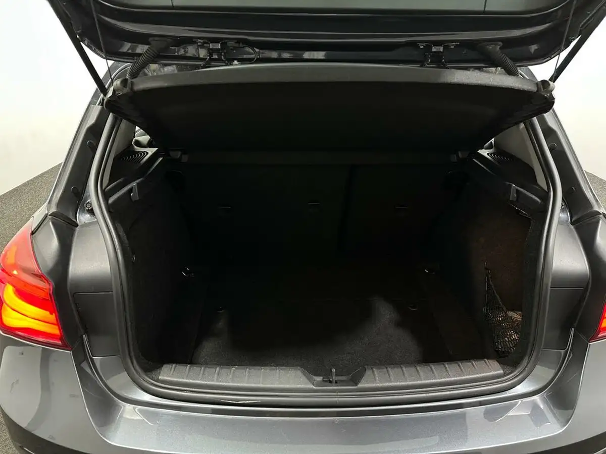 2018-bmw-1-series-20td-118d-se-5d-big-42