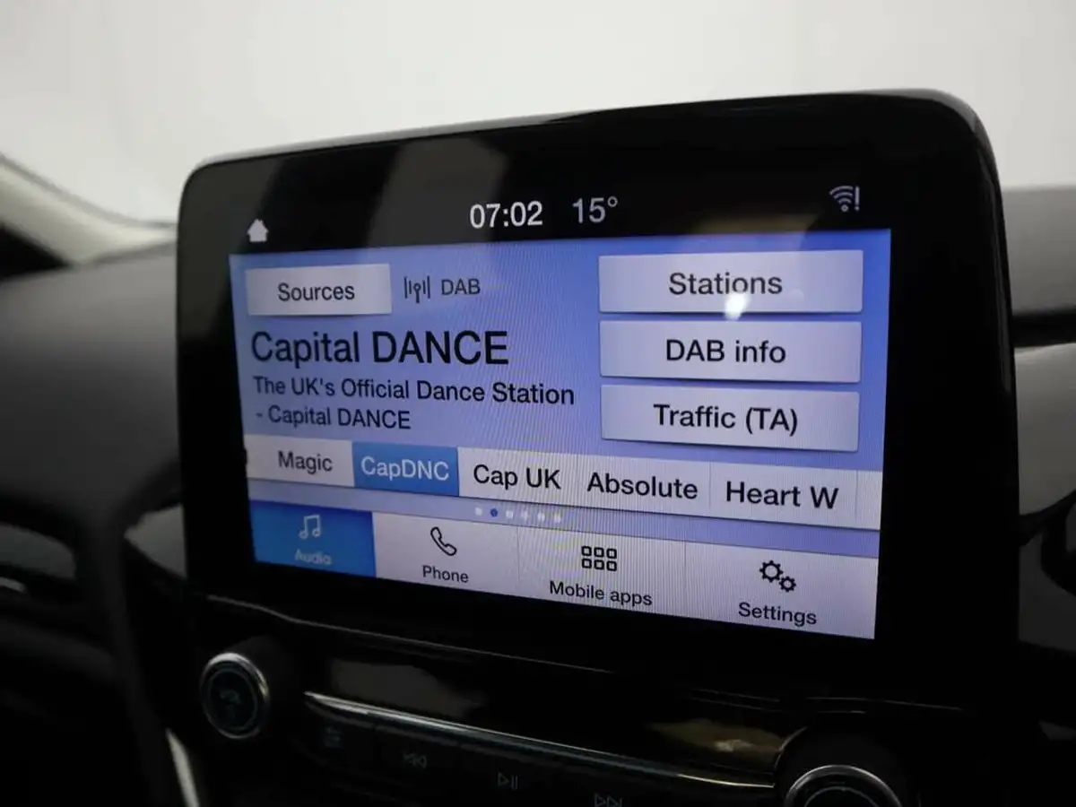 2019-ford-fiesta-10t-zetec-5d-big-11