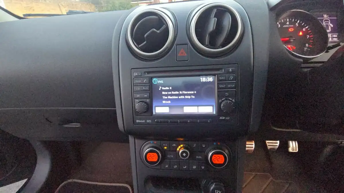 2010-nissan-qashqai-16-tekna-ss-big-22