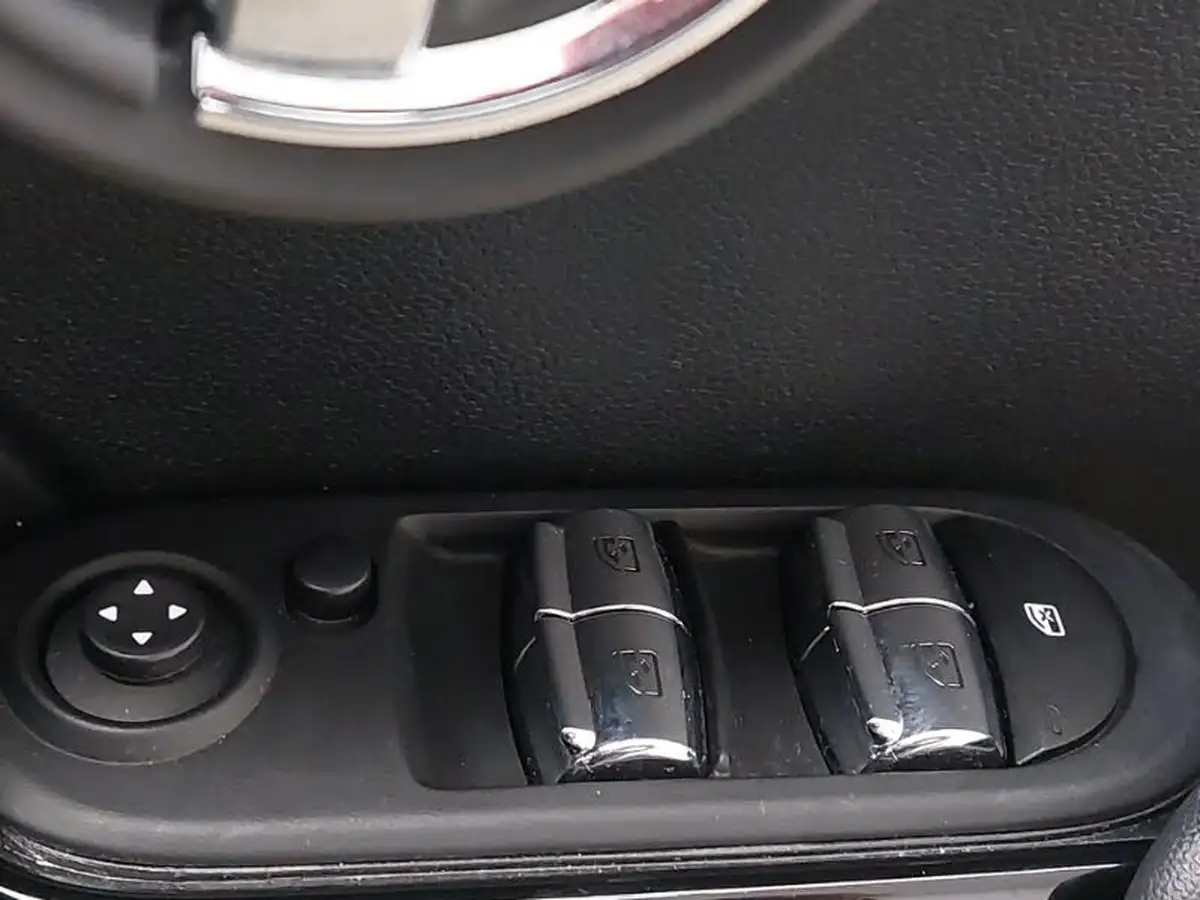 2021-mini-cooper-15-cooper-classic-hatchback-5d-big-17