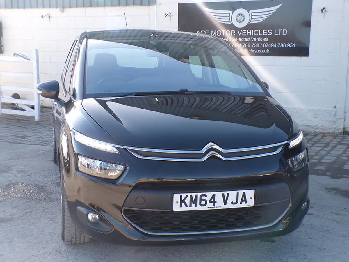 2014-citroen-c4-picasso-16e-hdi-exclusive-big-1