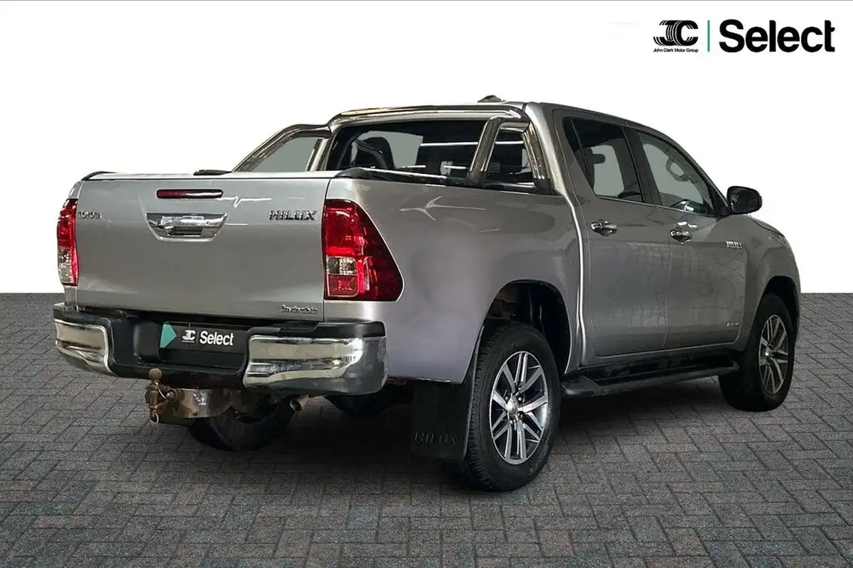 2018-toyota-hi-lux-24d-invincible-ss-auto-big-1