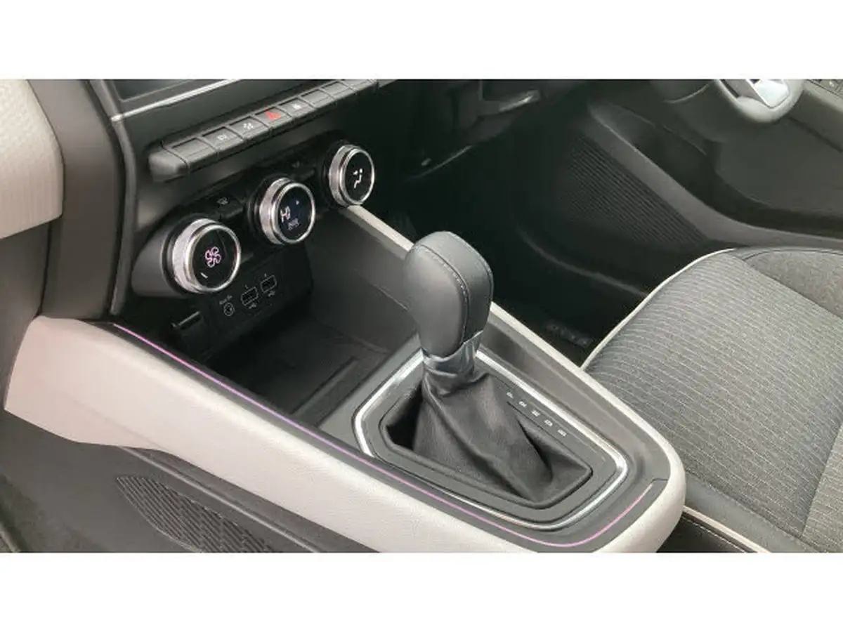 2023-renault-clio-16-techno-big-12