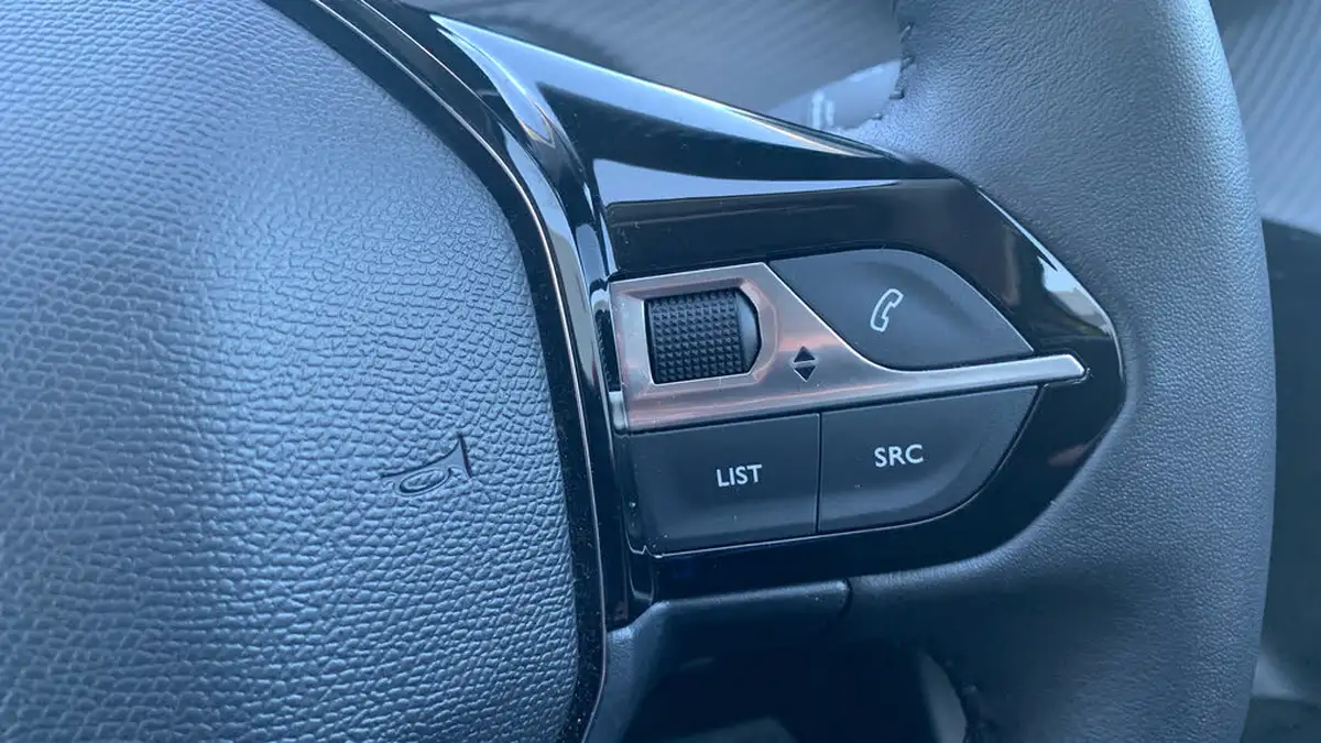 2024-peugeot-208-12-puretech-allure-big-23