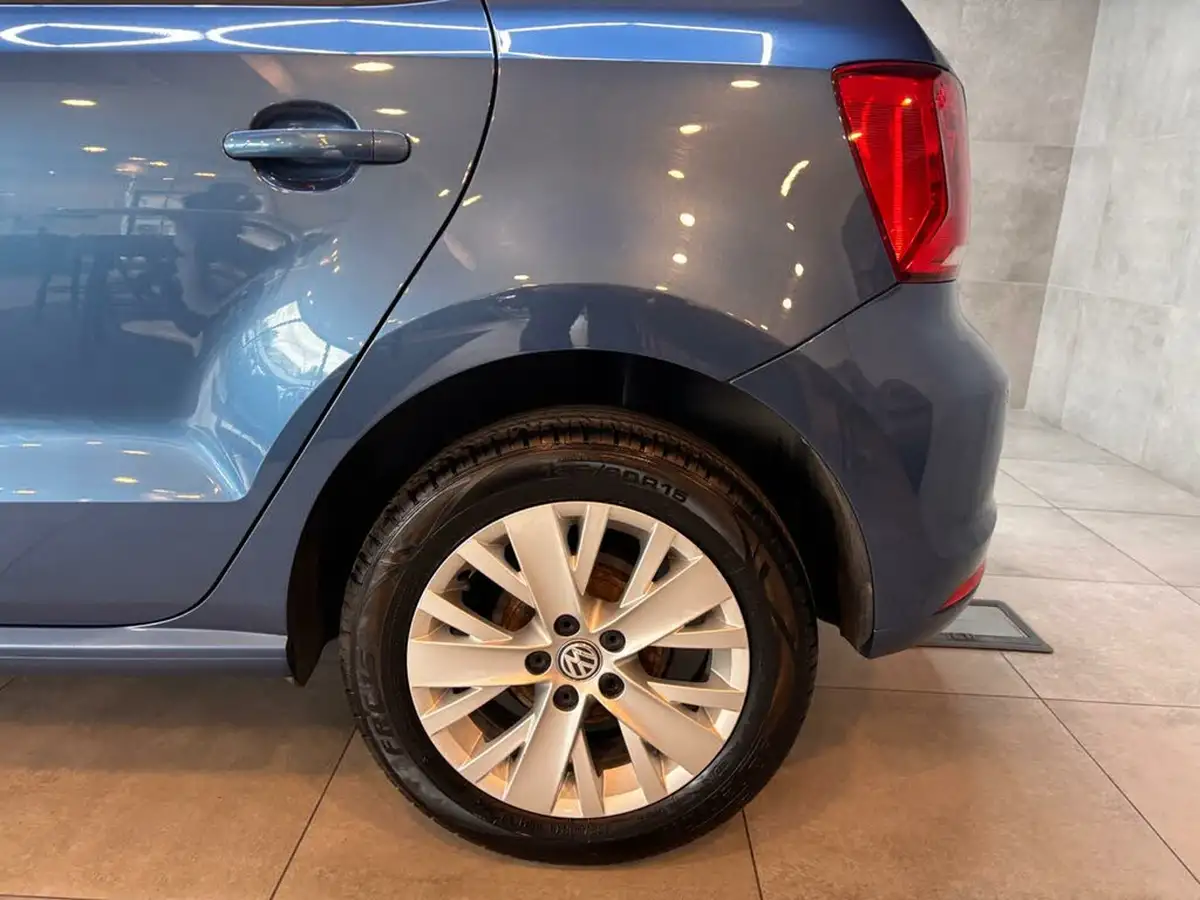 2016-volkswagen-polo-10-se-60ps-5d-big-11