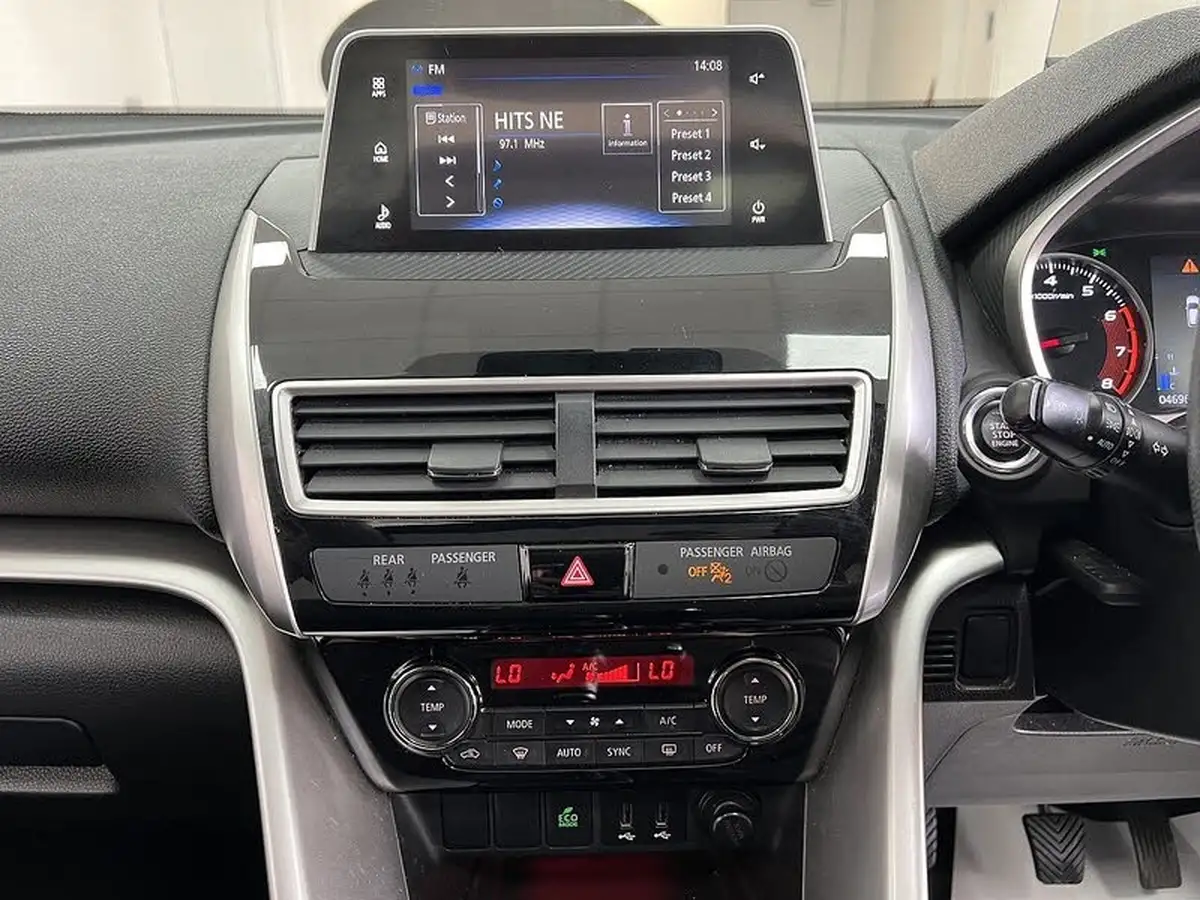 2019-mitsubishi-eclipse-cross-15-4-big-11